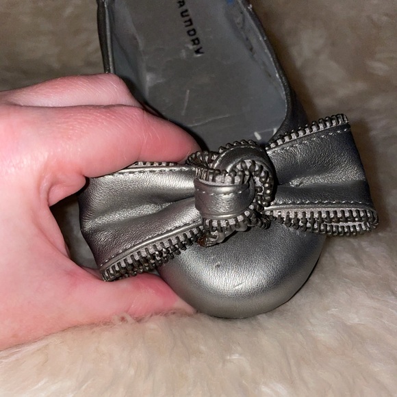 Chinese Laundry Flats - Picture 6 of 6